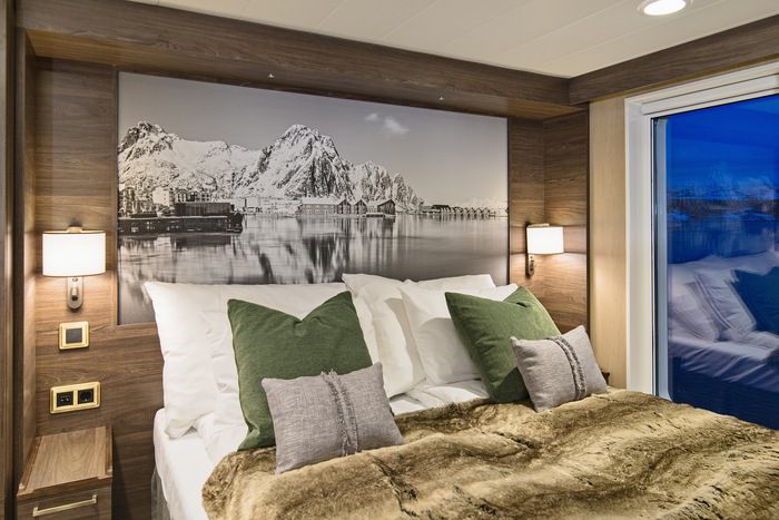 Expedition Suite | Mini suite on upper or promenade deck